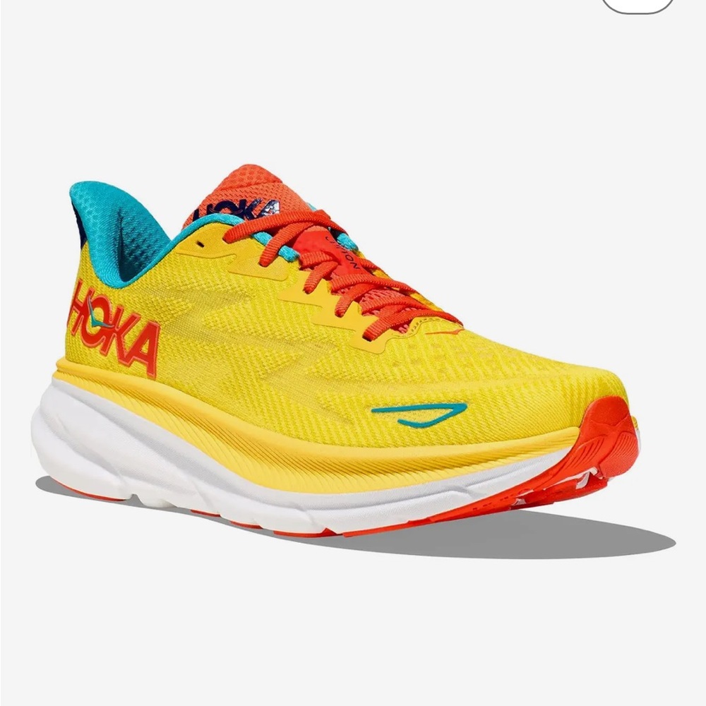 Hoka Clifton 9 in Passion Fruit/Maize *RARE COLOR*